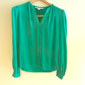 Diane von furstenberg green silk top Sz 0